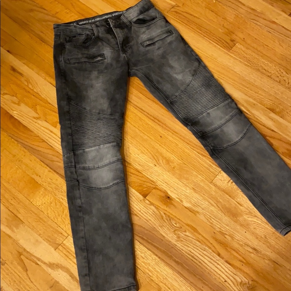 Versace Jeans Men’s 30/30 (Small Hole in Thigh)